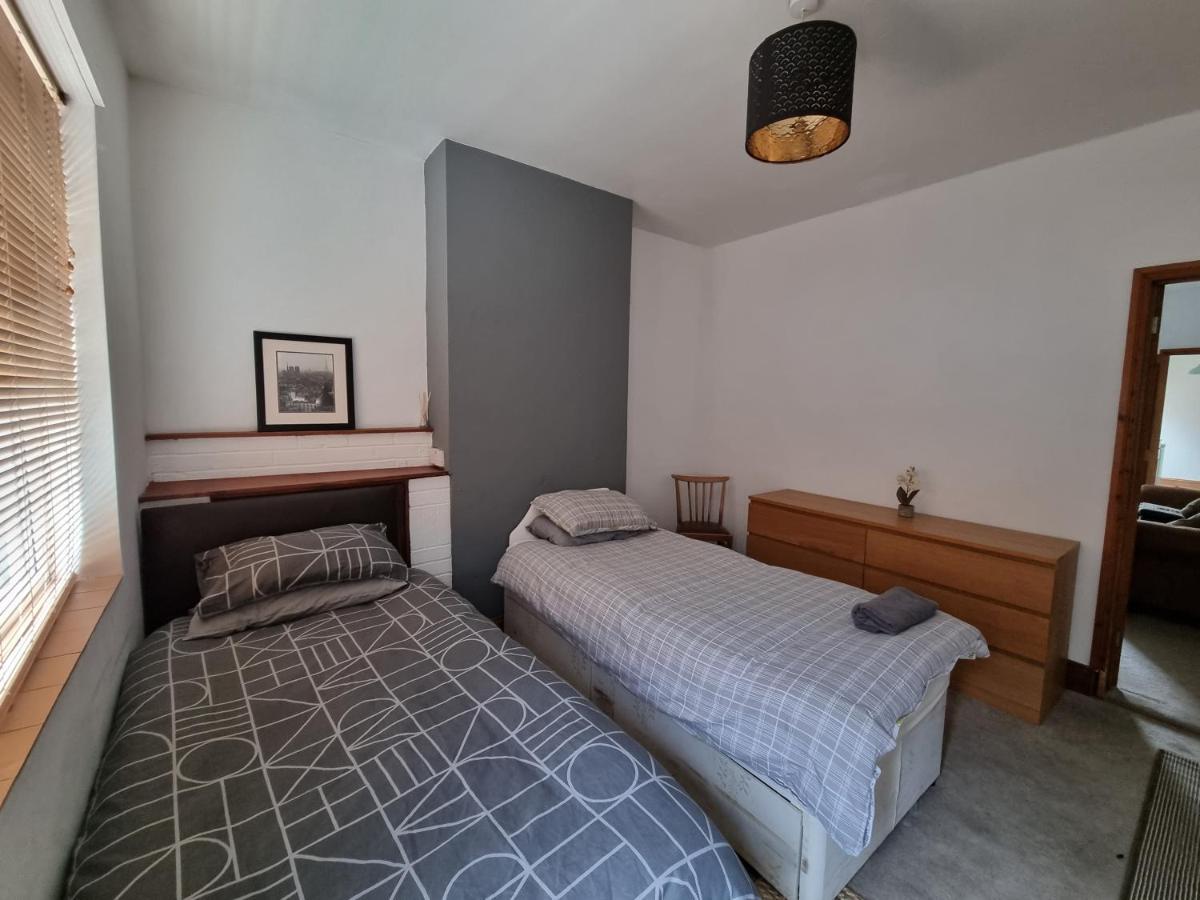 Вилла Knighton House Лестер Экстерьер фото